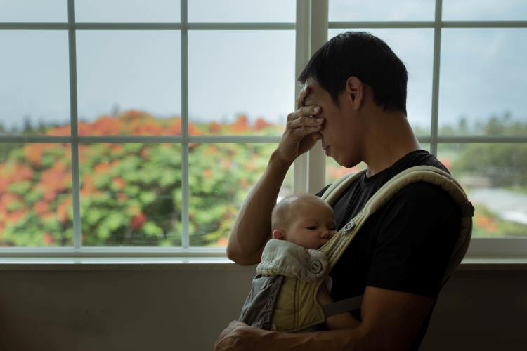paternal depression baby carrier stress