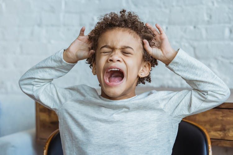 meltdowns child scream tantrum